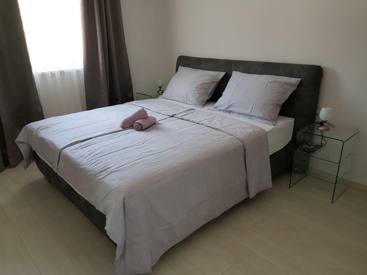 Apartmani Marella Donji Seget Exterior foto